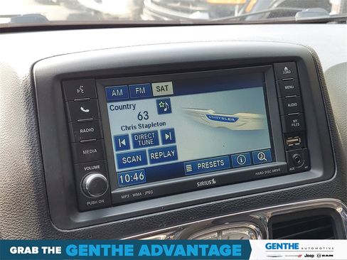 Used 2011 Chrysler Town & Country Touring image 15