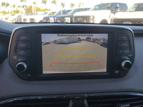 Used 2020 Hyundai Santa Fe SE image 10