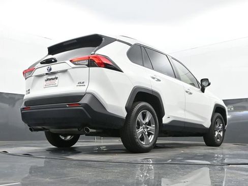 Used 2023 Toyota RAV4 XLE image 27