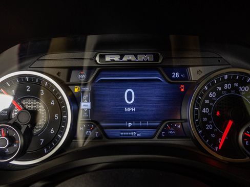 New 2026 RAM 1500 Express AWD/4WD image 30