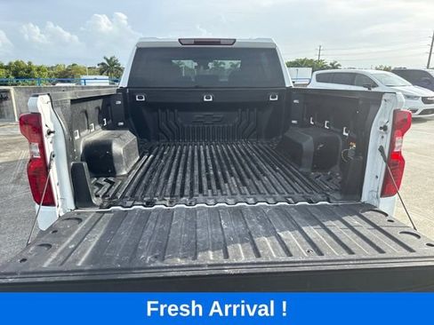 Used 2024 Chevrolet Silverado 1500 LT RWD image 18