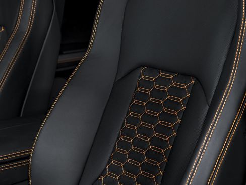 Used 2022 Lamborghini Urus AWD/4WD image 21