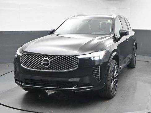 New 2026 Volvo XC90 B6 Plus w/ Protection Package Premier image 3