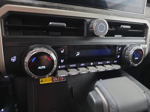 Certified 2025 Toyota Tacoma Limited AWD/4WD image 19