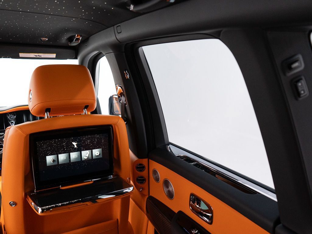 New 2027 Rolls-Royce Cullinan Black Badge AWD/4WD image 32