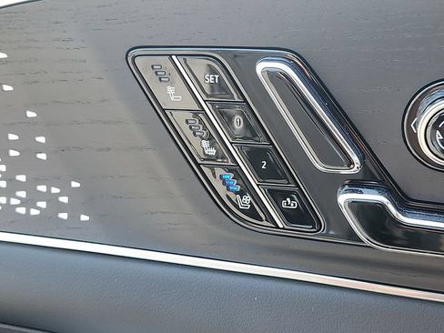 Certified 2023 Cadillac Lyriq AWD image 25