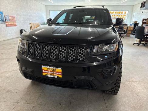 Used 2015 Jeep Grand Cherokee Altitude image 96