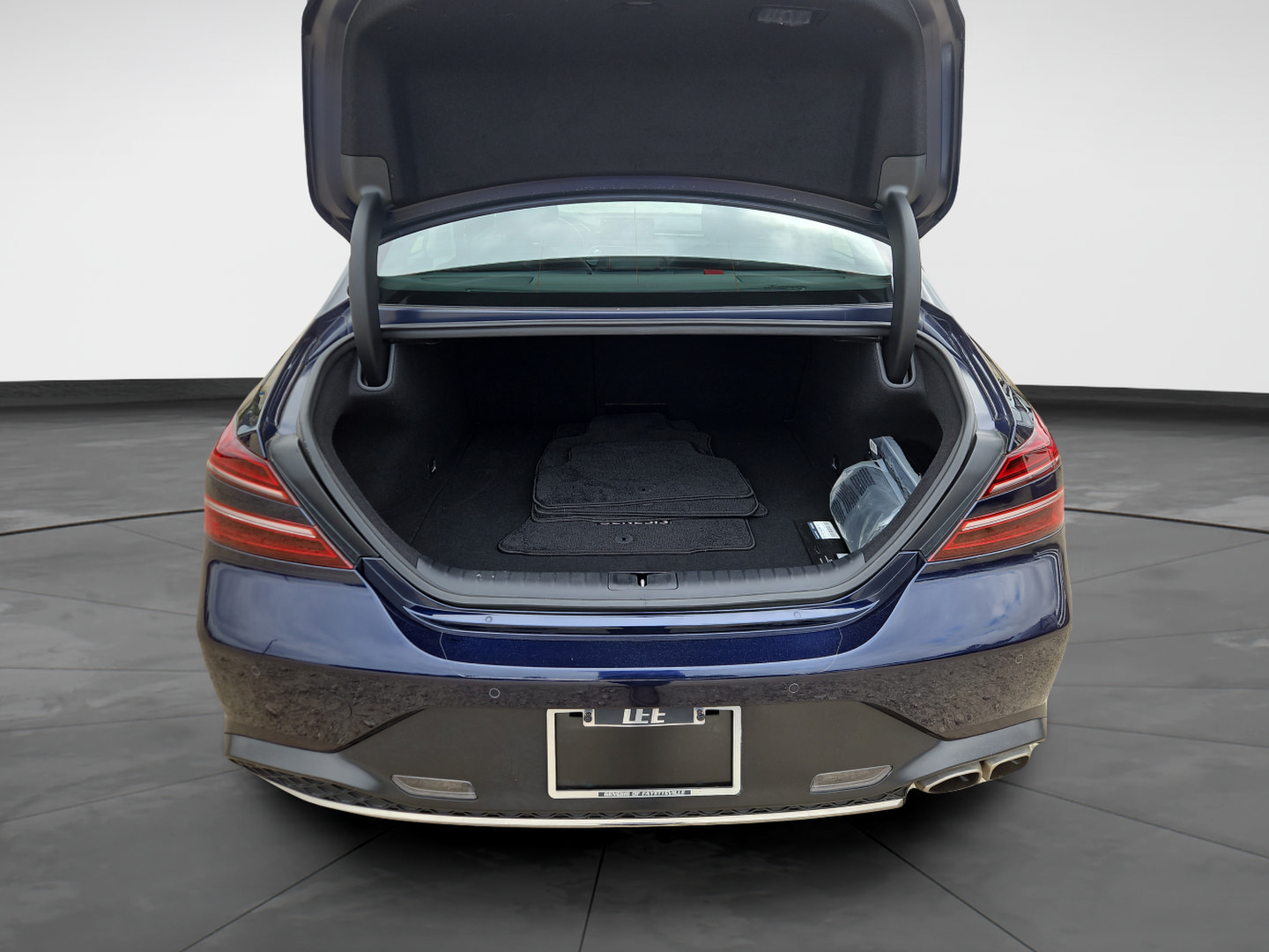 Used 2023 Genesis G70 2.0T w/ Sport Prestige Package RWD image 20