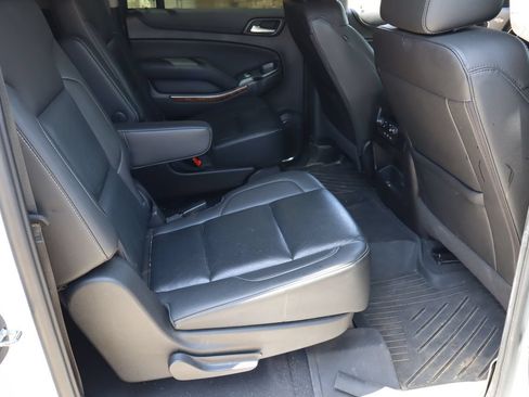 Used 2019 Chevrolet Suburban Premier AWD/4WD image 19