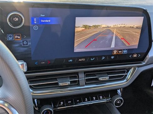 New 2026 Chevrolet Equinox EV LT image 10