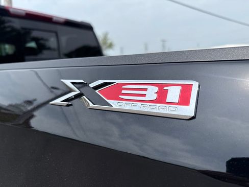 New 2026 GMC Sierra 1500 SLT AWD/4WD image 9