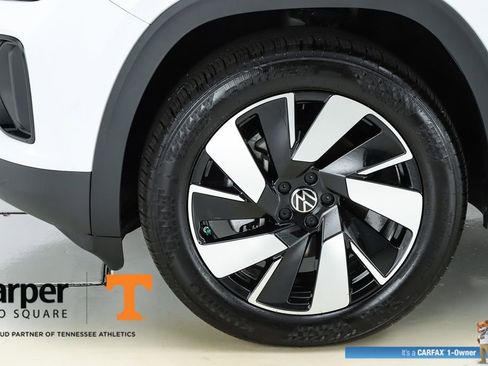 Used 2025 Volkswagen Atlas Cross Sport SE image 5