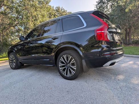 Used 2021 Volvo XC90 T6 Momentum w/ Climate Package AWD/4WD image 6