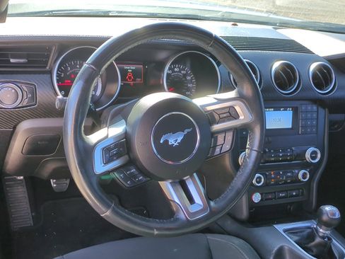 Used 2020 Ford Mustang Coupe RWD image 15