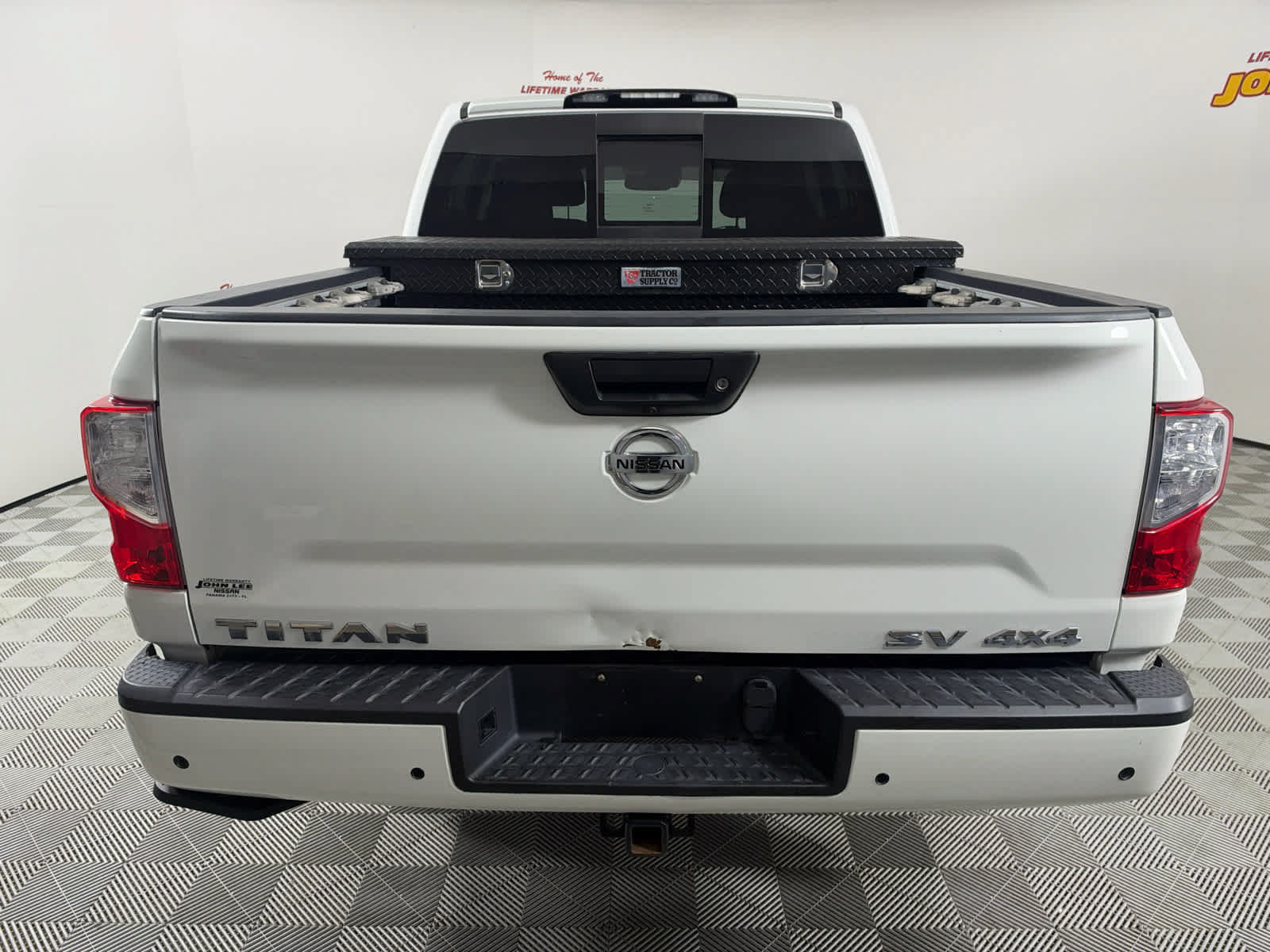 Used 2021 Nissan Titan SV w/ SV Convenience Package AWD/4WD image 4