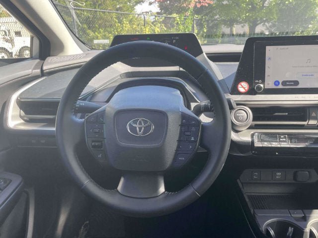 Used 2025 Toyota Prius LE FWD image 15