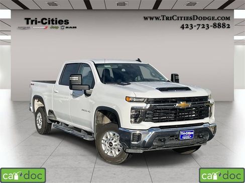 Used 2024 Chevrolet Silverado 2500 LT image 1