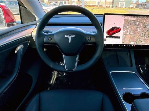 Used 2023 Tesla Model Y Long Range image 7