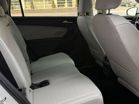 Used 2019 Volkswagen Tiguan SE w/ Panoramic Sunroof Package AWD/4WD image 16