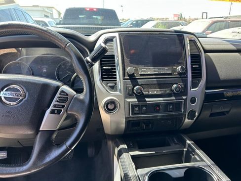 Used 2022 Nissan Titan SV RWD image 10
