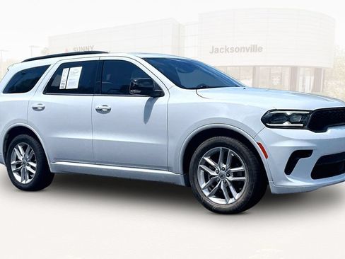 Used 2024 Dodge Durango GT RWD image 3