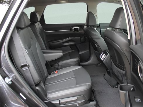 New 2025 Kia Sorento EX w/ Panoramic Sunroof Package image 29