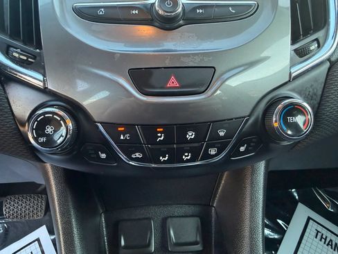 Used 2017 Chevrolet Cruze LT w/ Convenience Package FWD image 21