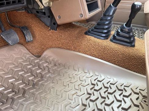 Used 1987 Toyota Pickup 4x4 Regular Cab image 15