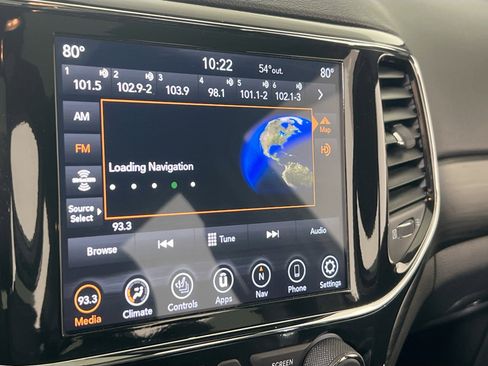 Used 2022 Jeep Grand Cherokee Laredo X image 15