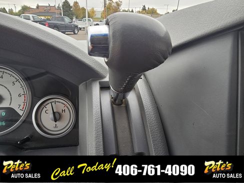 Used 2009 Chrysler Town & Country Touring image 29