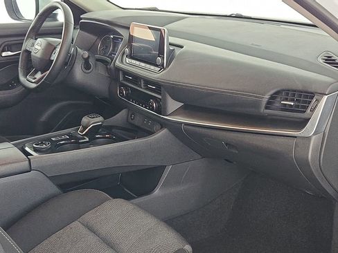 Used 2025 Nissan Rogue SV AWD/4WD image 34