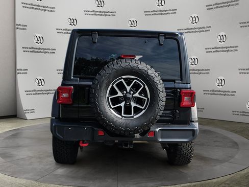 Used 2024 Jeep Wrangler Unlimited Rubicon AWD/4WD image 4