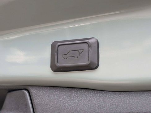 Used 2023 Toyota RAV4 XLE Premium FWD image 9