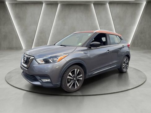 Used 2018 Nissan Kicks SR FWD image 3