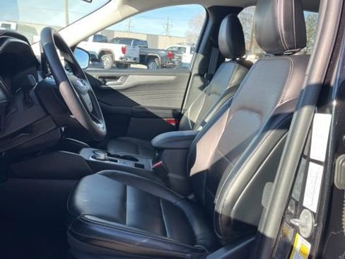 Used 2025 Ford Escape Platinum image 27