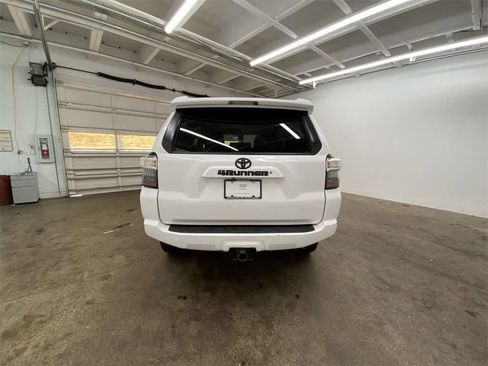 Used 2019 Toyota 4Runner SR5 image 5