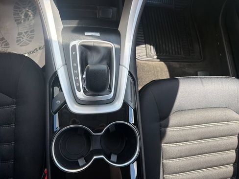 Used 2015 Ford Fusion SE FWD image 29