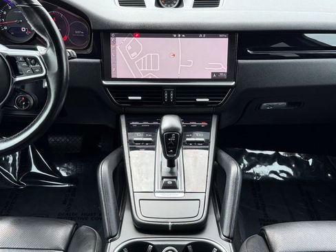 Used 2021 Porsche Cayenne image 35