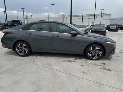 New 2025 Hyundai Elantra Limited