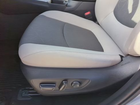 Used 2024 Toyota RAV4 XLE FWD image 12