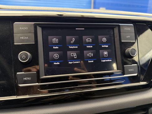 Used 2022 Volkswagen Taos S image 18