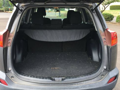 Used 2015 Toyota RAV4 LE AWD/4WD image 6