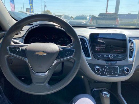 Used 2020 Chevrolet Malibu LT image 10
