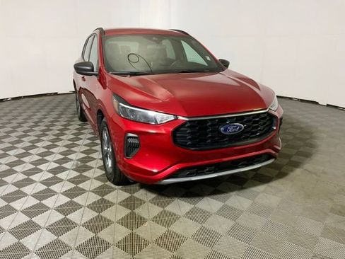 Used 2024 Ford Escape ST-Line w/ Cold Weather Package FWD image 6