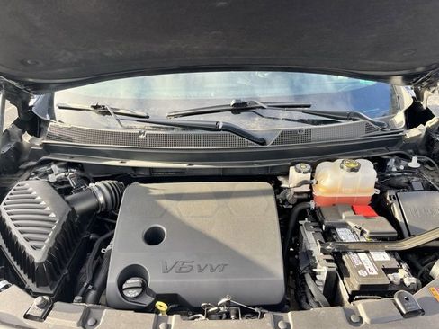 Used 2022 Chevrolet Traverse LT image 11