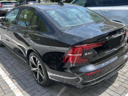 Used 2025 Volvo S60 B5 Plus AWD/4WD image 3