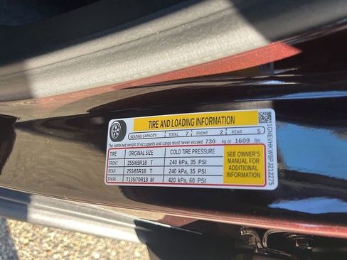 Used 2023 Chevrolet Traverse LT image 67