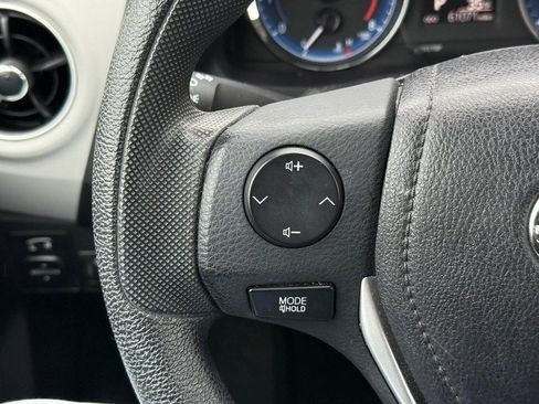 Used 2017 Toyota Corolla LE image 21