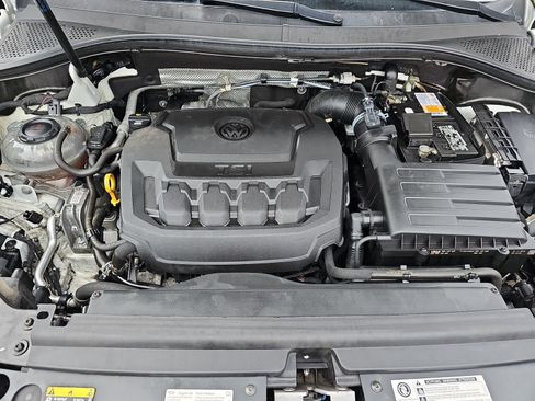 Used 2019 Volkswagen Tiguan SE w/ Panoramic Sunroof Package image 30