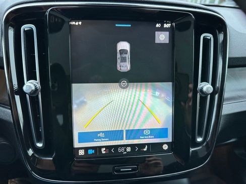 Used 2023 Volvo C40 P8 Recharge Plus w/ Climate Package image 20